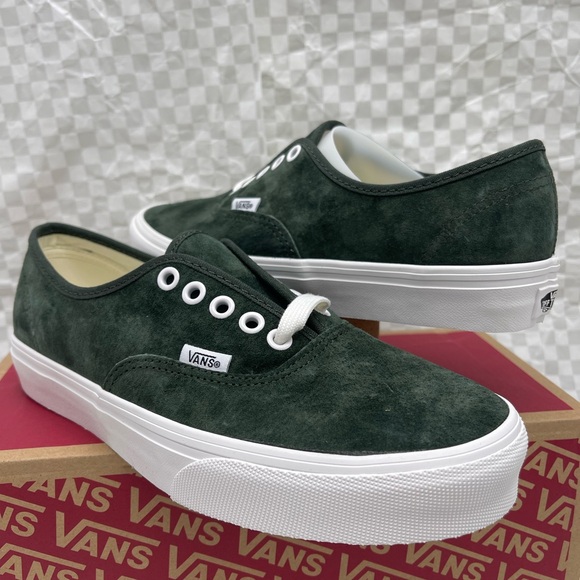 Vans Men’s Dark Green Suede Authentic
Pig Suede Dried Kelp
VN000D7YEMU Sneakers - Picture 11 of 16